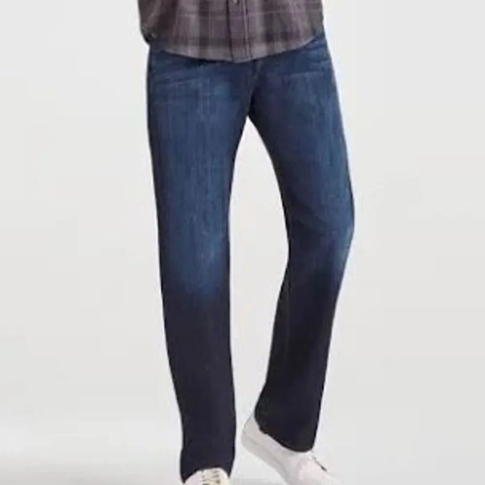 7 for All Mankind Austyn distressed straight leg 32 jeans